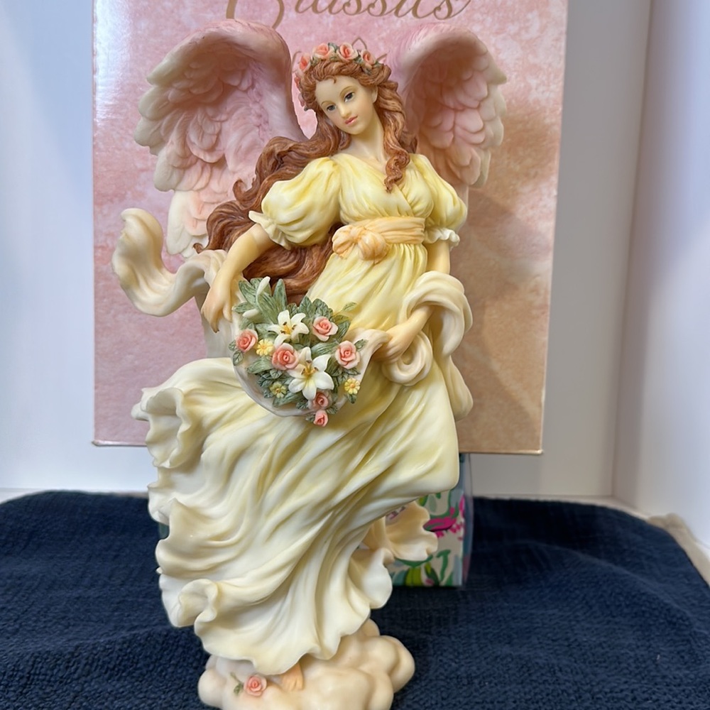 Seraphim Classics by Roman Large Angel Chloe